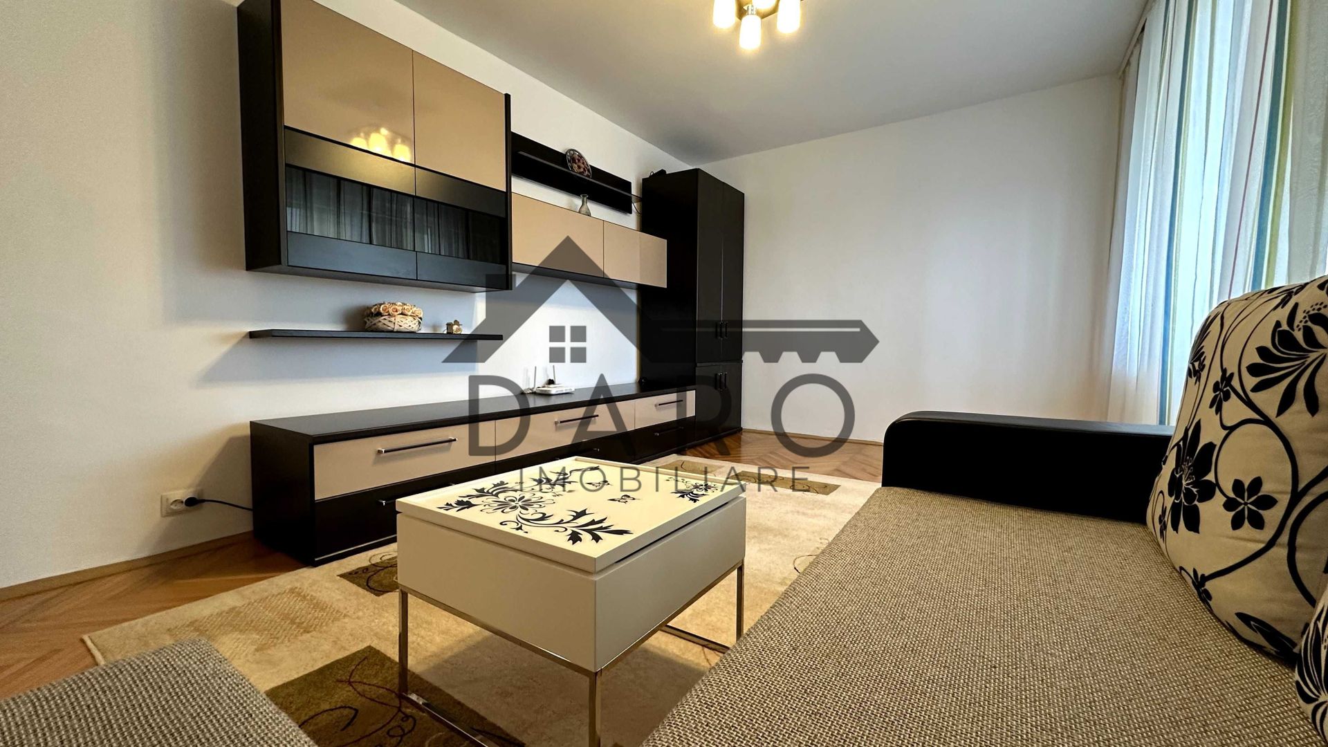 Inchiriem apartament cu 2 camere - Pandurilor