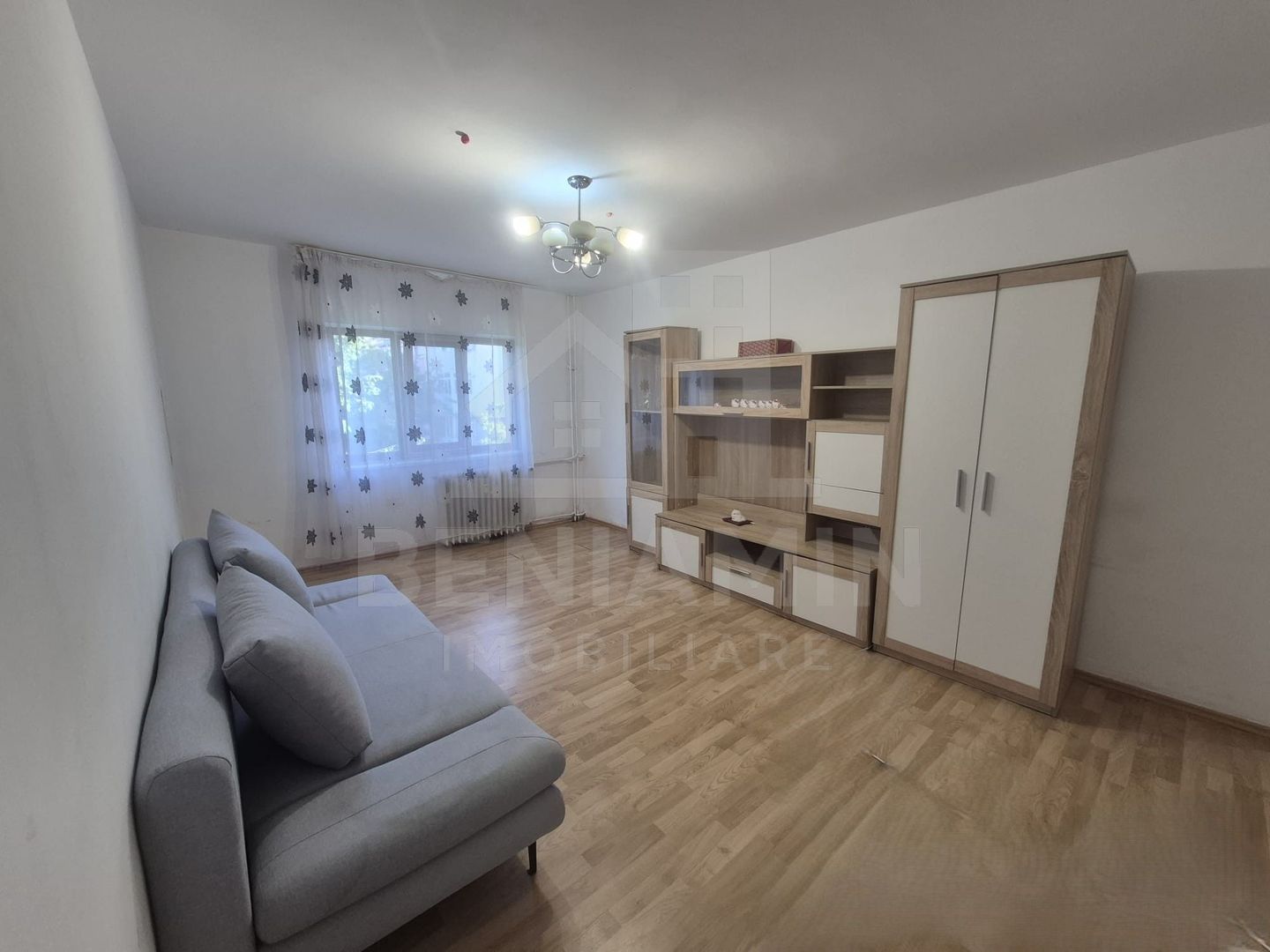 2 decomandate - etaj 3 - 52mp - Aer Conditionat - Lapus - Intim