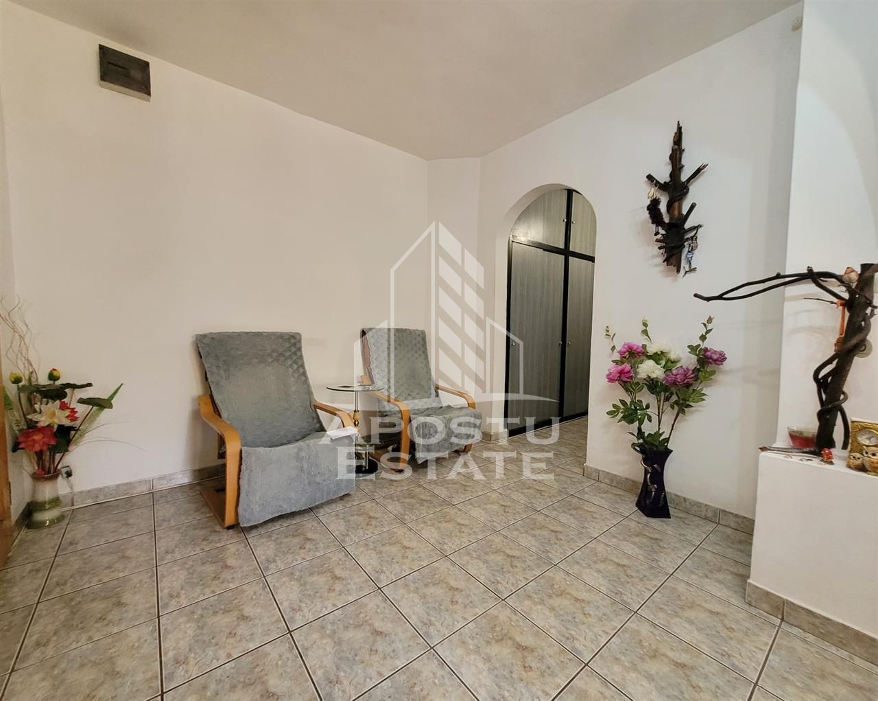 Apartament cu 3 camere, etaj intermediar, centrala proprie, Aradului