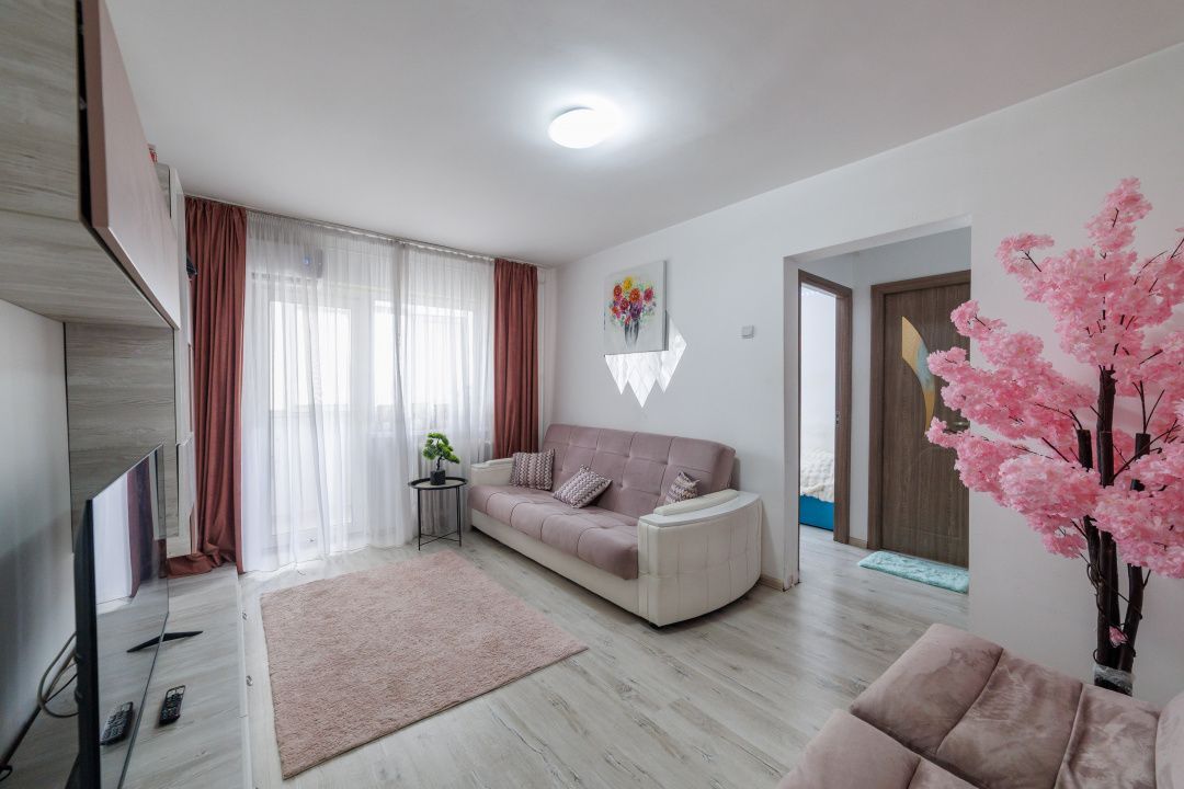 Apartament 2 camere semidecomandate, gata de mutat, Trivale