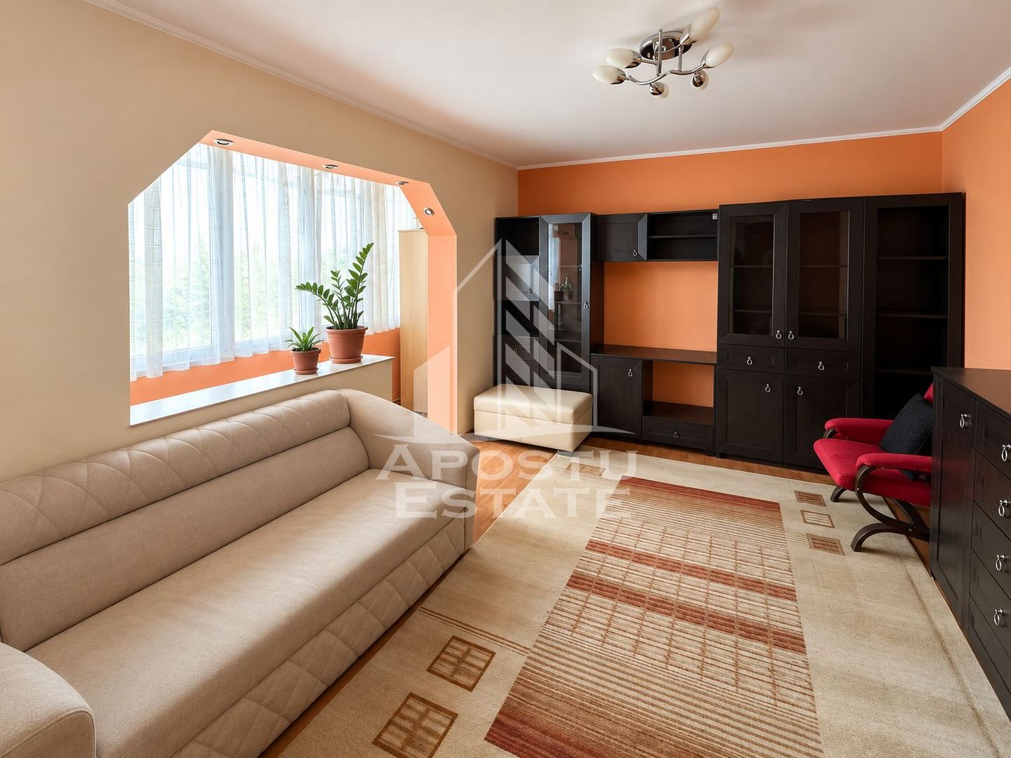 Apartament de vanzare cu 3 camere, Etaj 1, zona Girocului