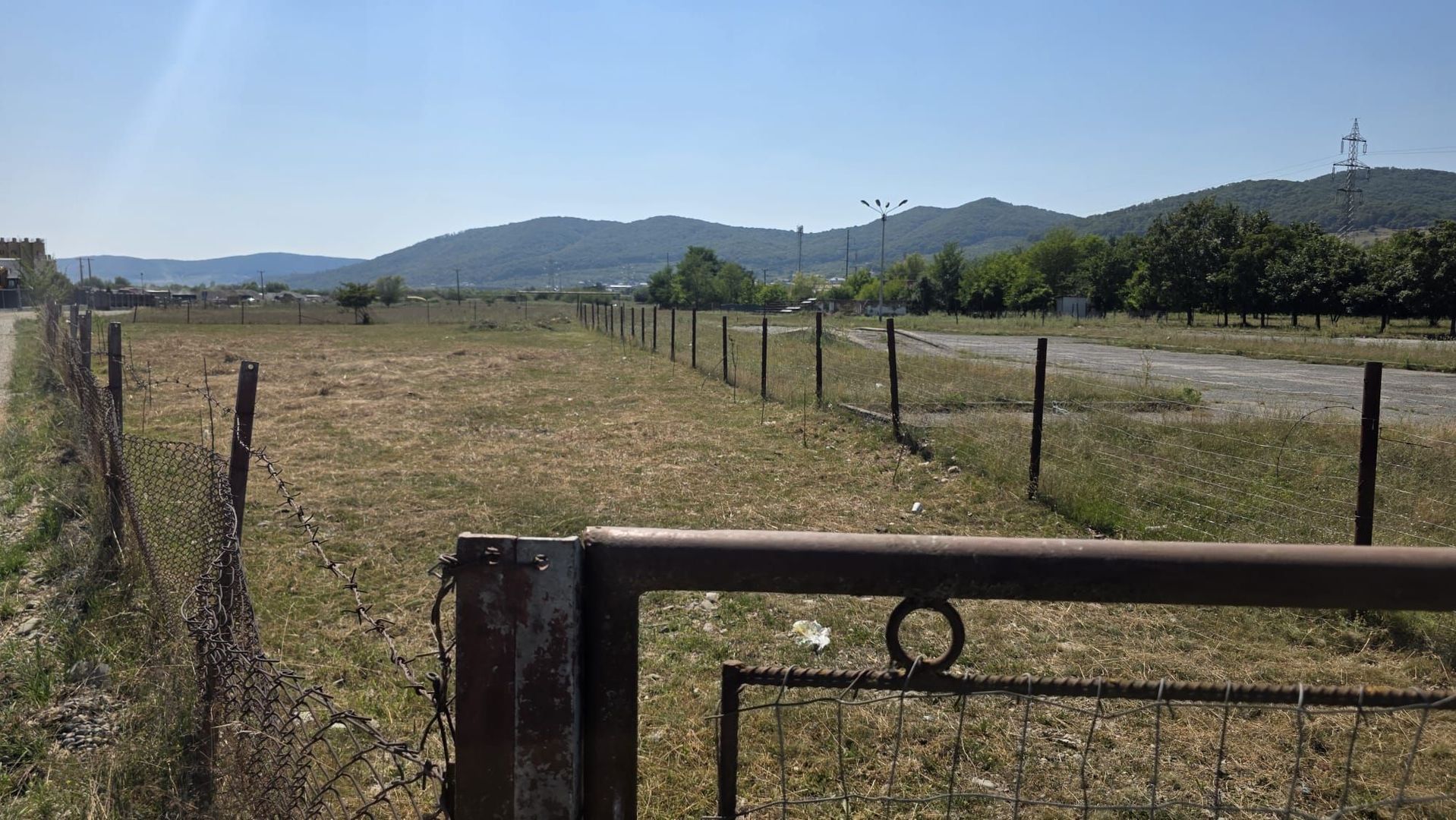 Teren intravilan , Viisoara , ideal constructie Hala !