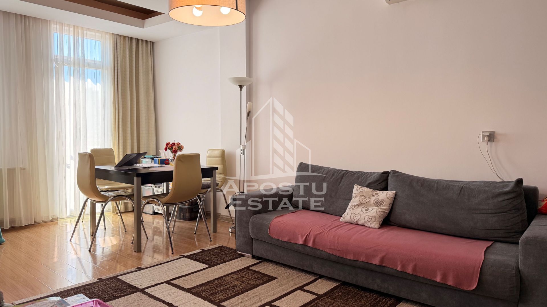 Apartament cu 2 camere, centrala proprie, bloc nou, zona Fratelia