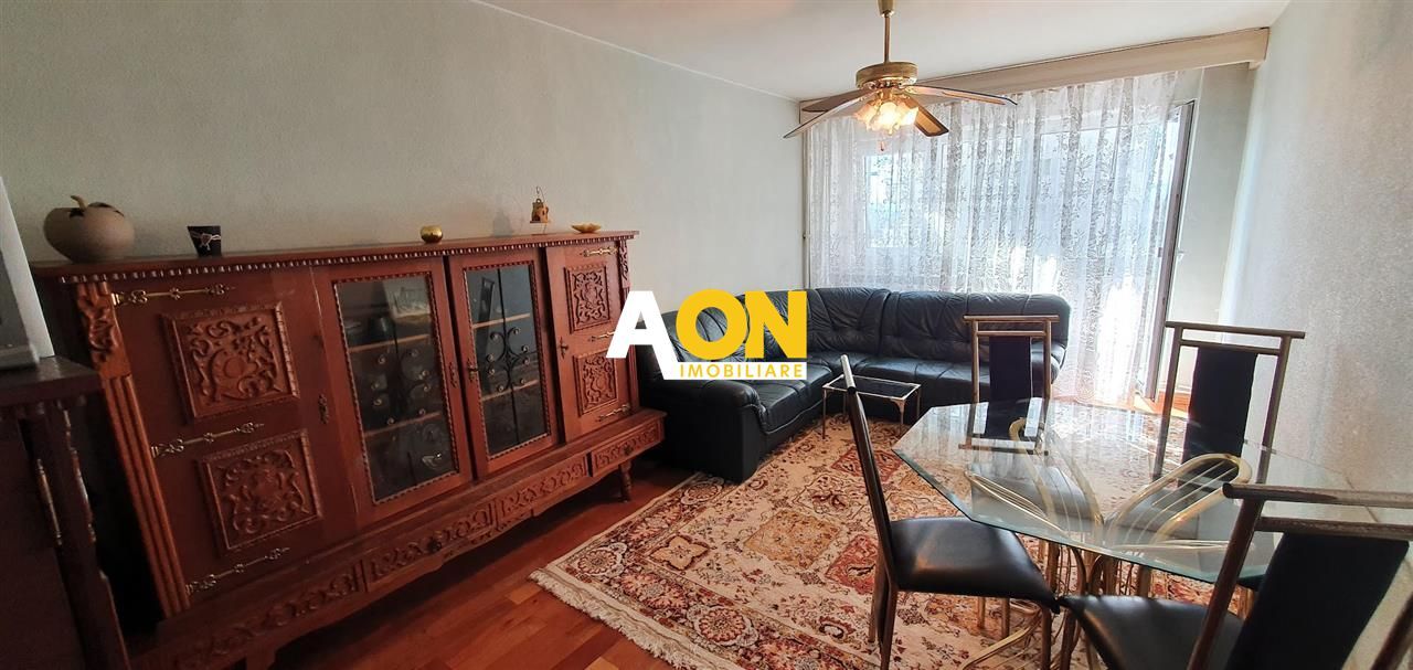 Apartament 4 camere, decomandat, 82 mp, 2 băi, Cetate, Etaj 1