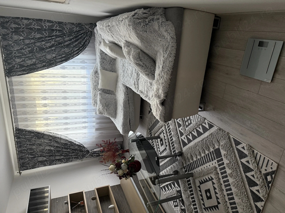 Închiriez apartament cu 3 camere Nufărul