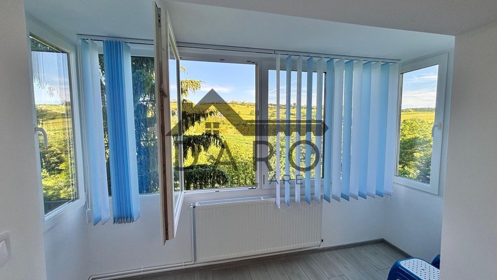 Vand apartament cu 3 camere