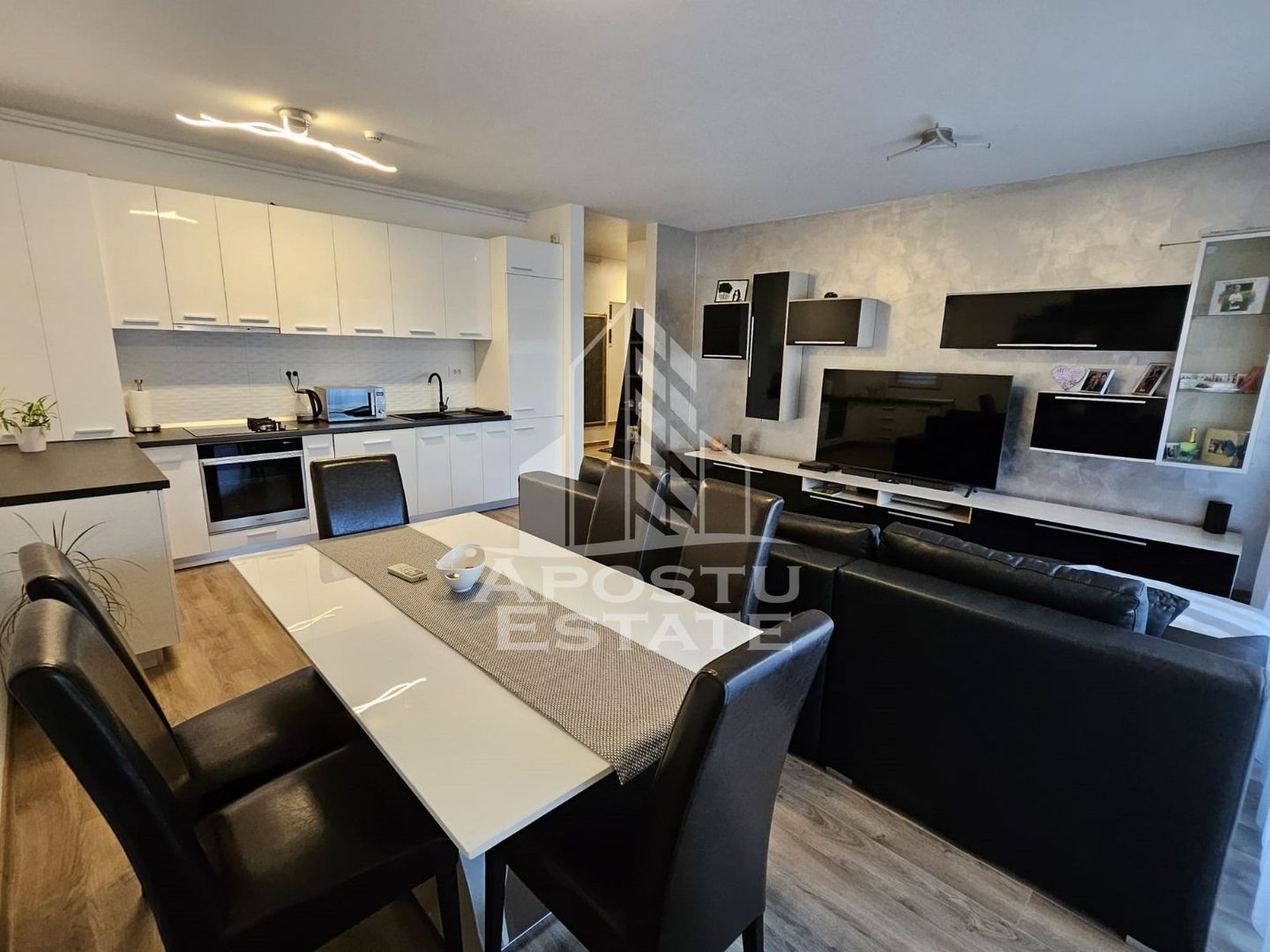 Apartament cu 2 camere de vanzare, bloc nou, centrala, Torontalului