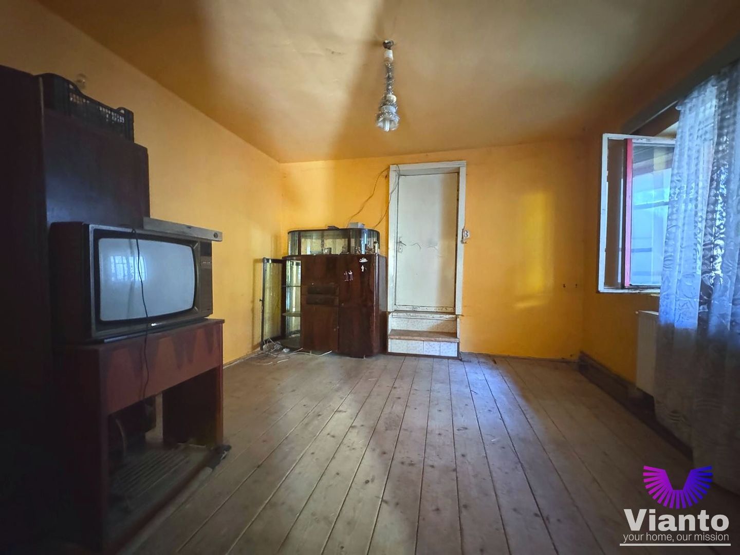 Casa Individuala singur in curte 262 mp - zona Tiglari