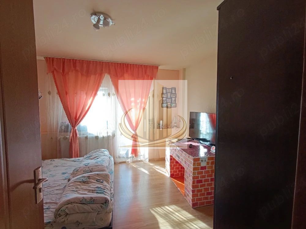 Apartament spațios cu 3 dormitoare și balcon | Zona Calea Șagului