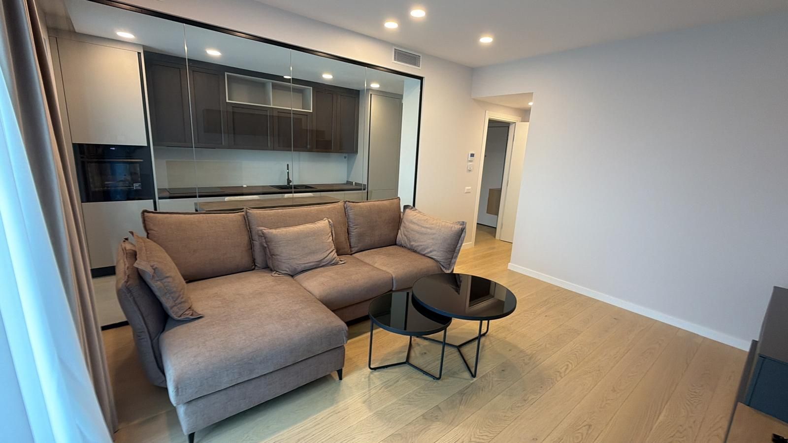 NUSCO CITY | Mobila Rovere | Bucatarie inchisa | Parcare inclusa | LUX