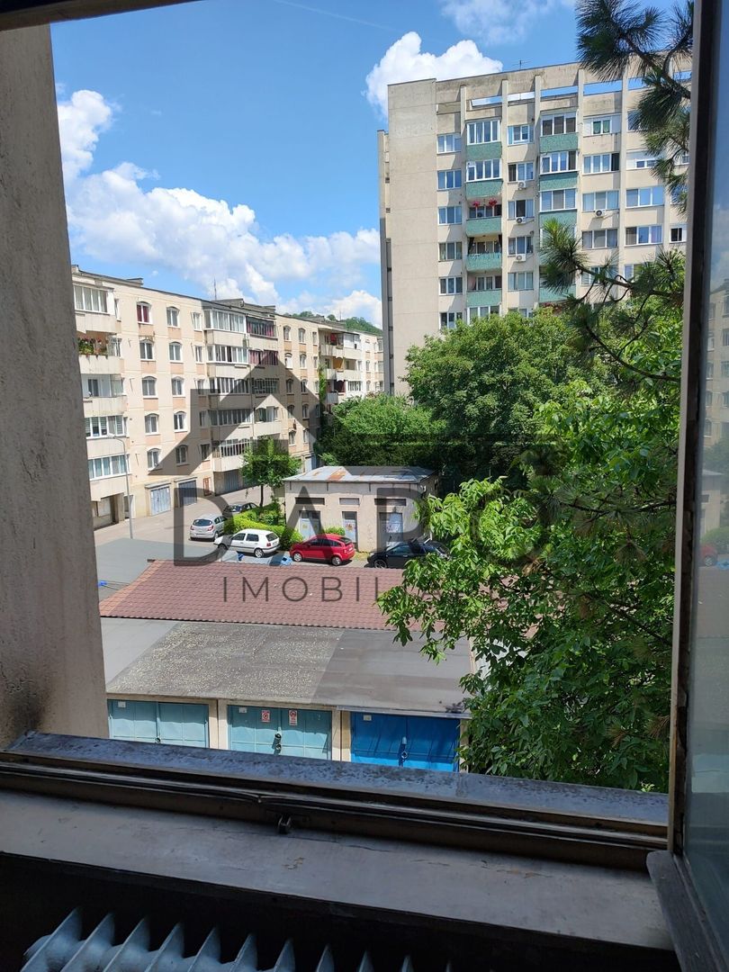 De vânzare apartament 2 camere, 50 mp, etaj 3/10, Str. Brașovului – Tudor, lângă Complex Dacia