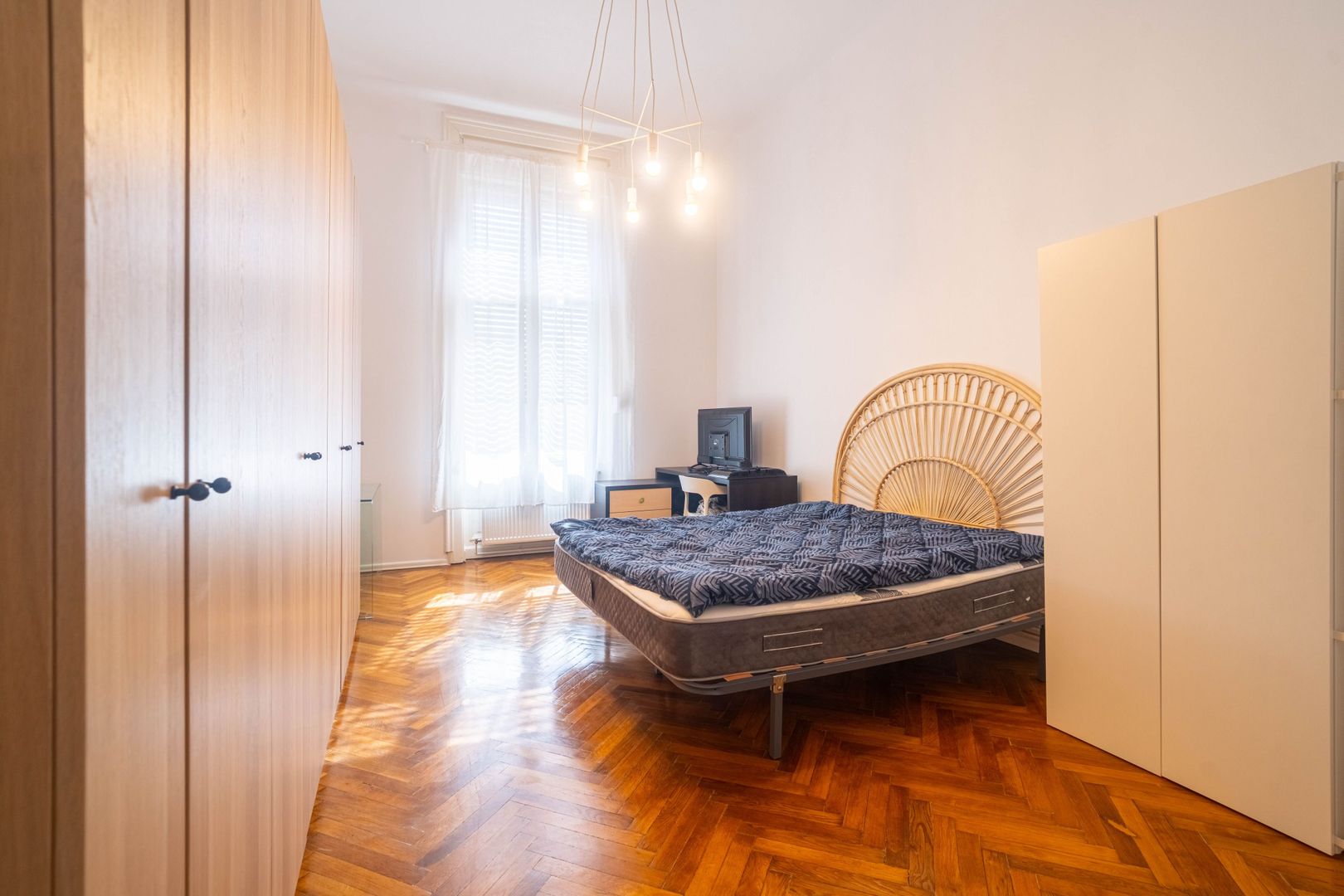 Închiriere apartament ultracentral cu parcare privată | 97 mp,