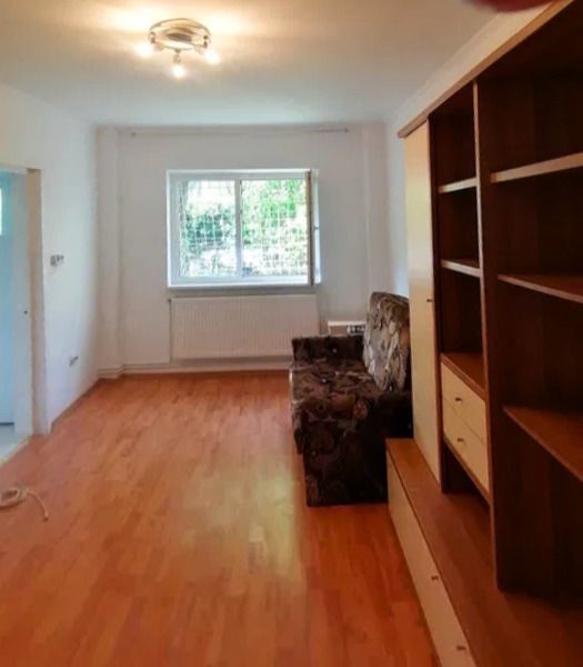 Vanzare gaosoniera complet renovata zona pietonala Racadau