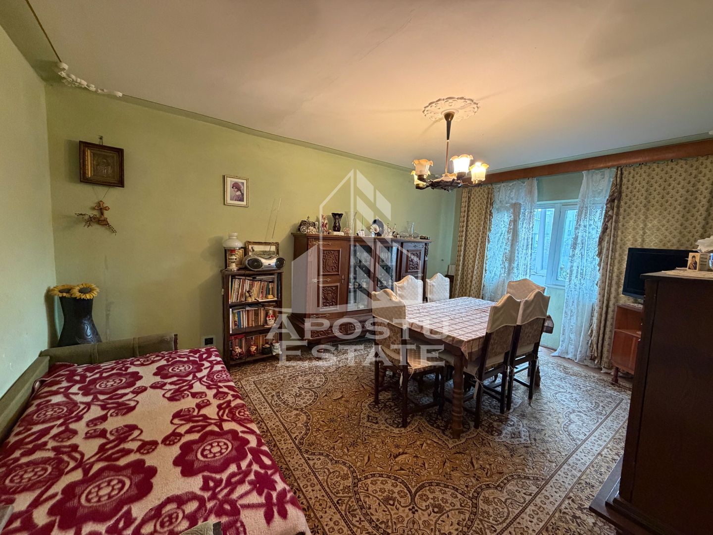 Apartament cu 3 camere de vanzare,decomandat,etaj intermediar,Bucovina