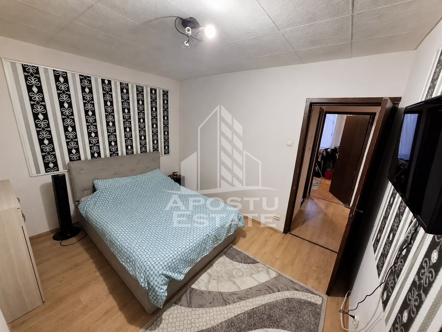 Apartament cu 4 camere de vanzare, etaj intermediar, Mircea cel bătrân