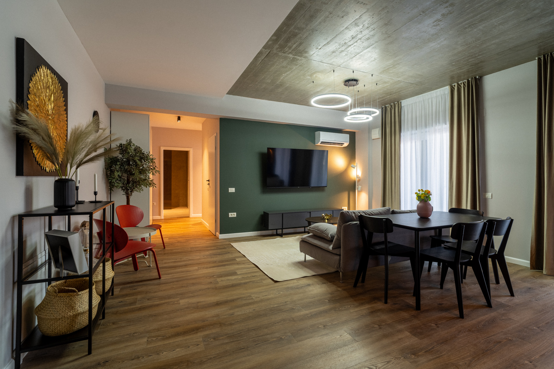 Apartament 3 camere de inchiriat bloc "verde" in Ordaea