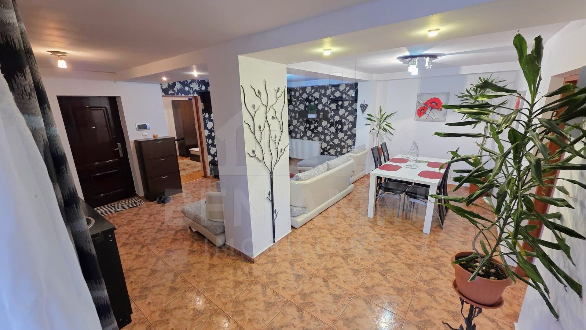 Apartament etaj 1 vila Mall Promenada Craiovita -centrala -parcare