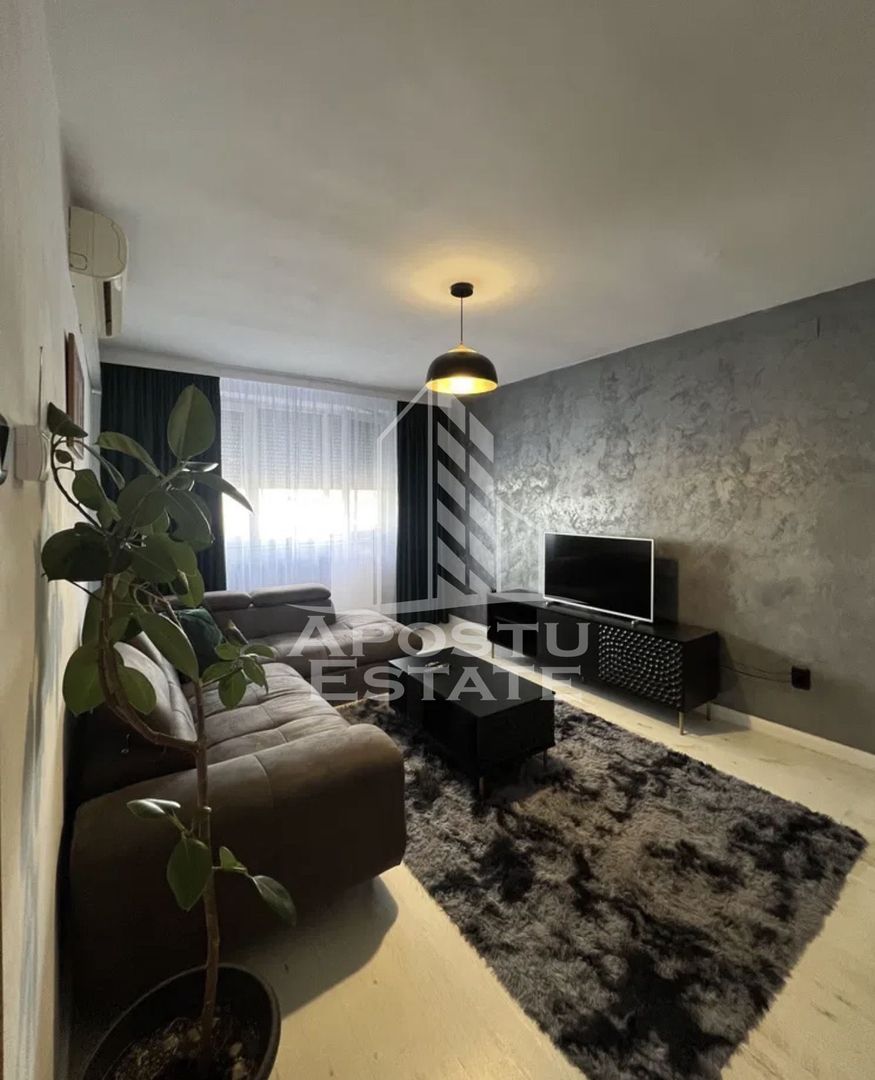 Apartament cu 3 camere ,zona Centrala