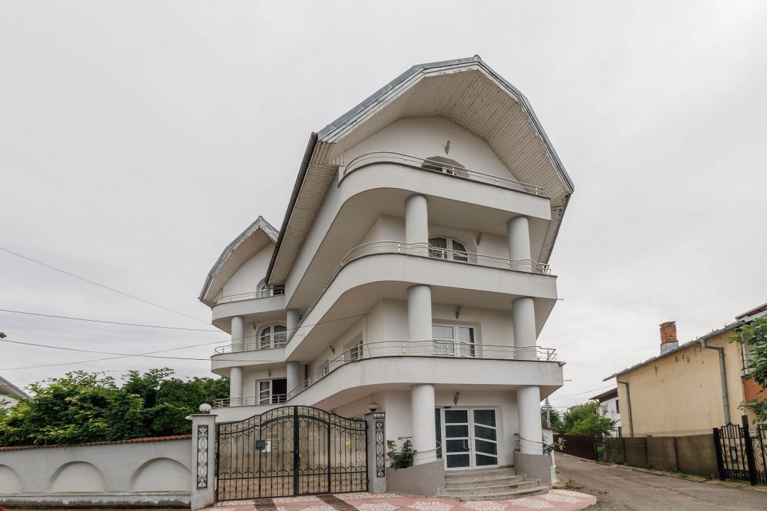 De inchiriat CASA spatioasa si curte proprie Gavana -Alunului