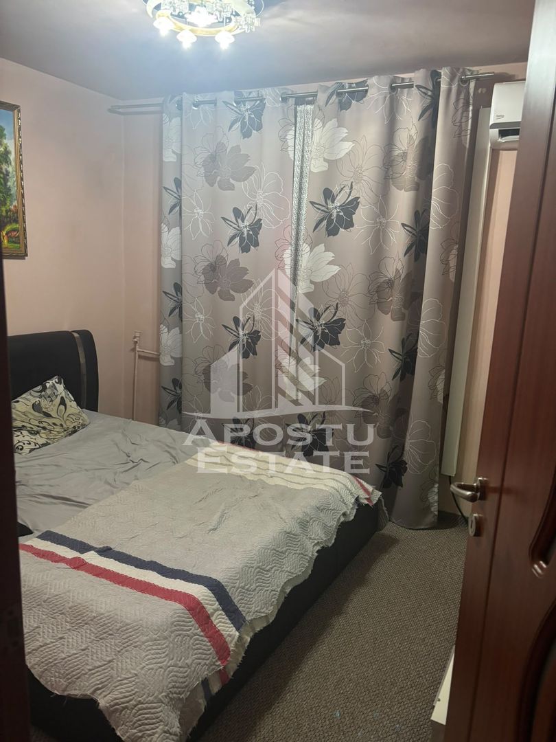 Apartament cu 2 camere de vanzare, etaj4/5, Zona Lipovei , Timisoara