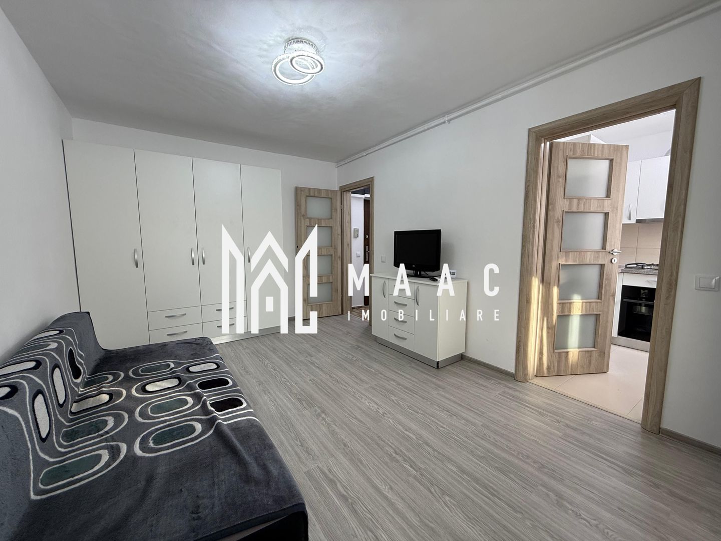 Garsoniera | Etaj 1 | Balcon | Renovata | Vasile Aaron