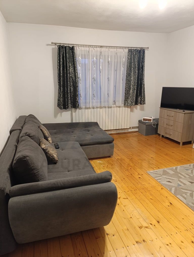 Apartament la casa etaj 1 integral cu intrare separata si curte comuna