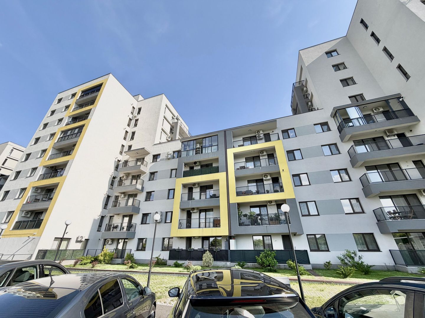 Garsoniera complet mobilata - bd. Timisoara 101N - loc parcare