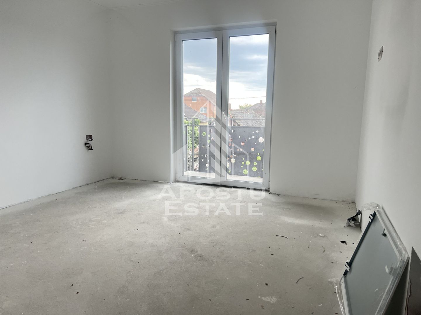 Apartament cu 2 camere, la etajul 1, loc de parcare, in Giarmata Vii