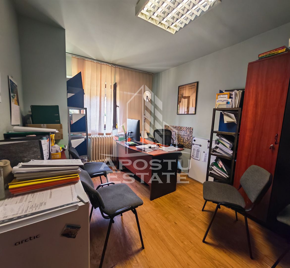 Apartament cu 3 camere, de vanzare, zona Aradului