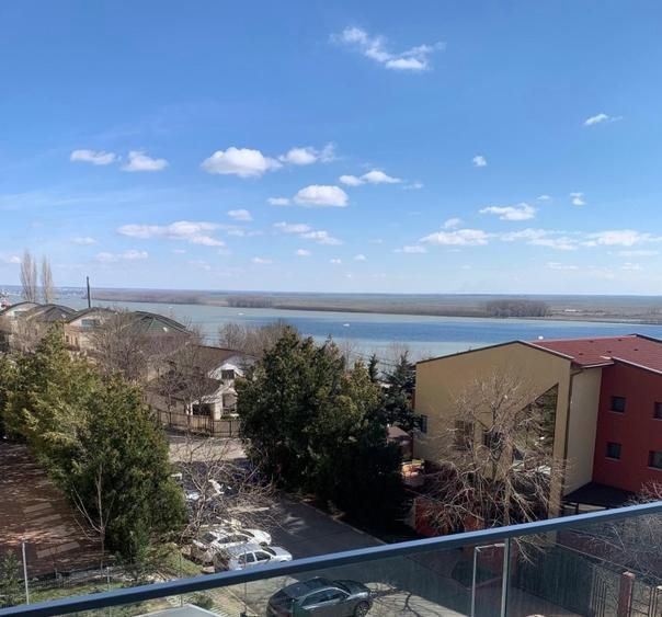 De inchiriat apartament 2 camere bloc Riviera faleza Dunării , 750 Euro