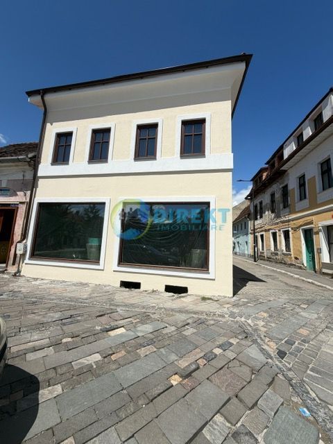 Spațiu comercial premium de închiriat – Ultracentral 200 mp