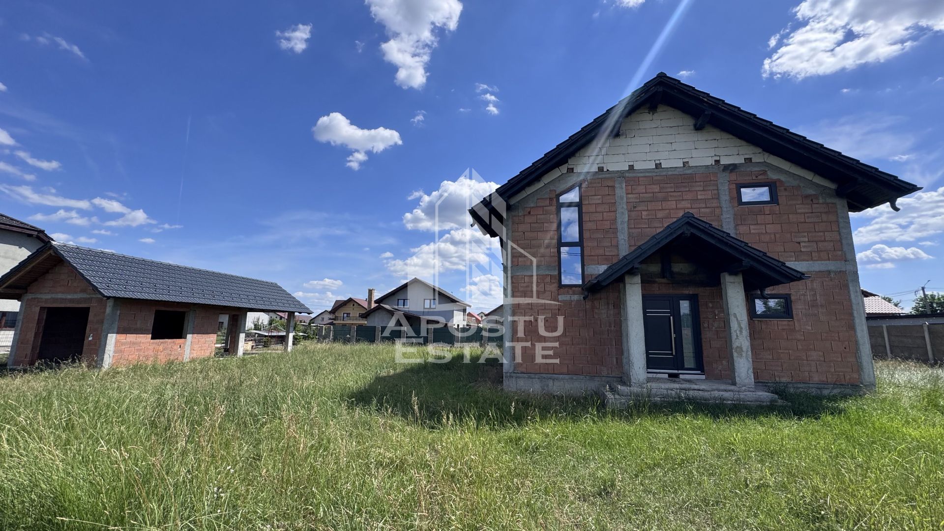 Casa la rosu P+M | Teren 513 mp , Cărpiniș