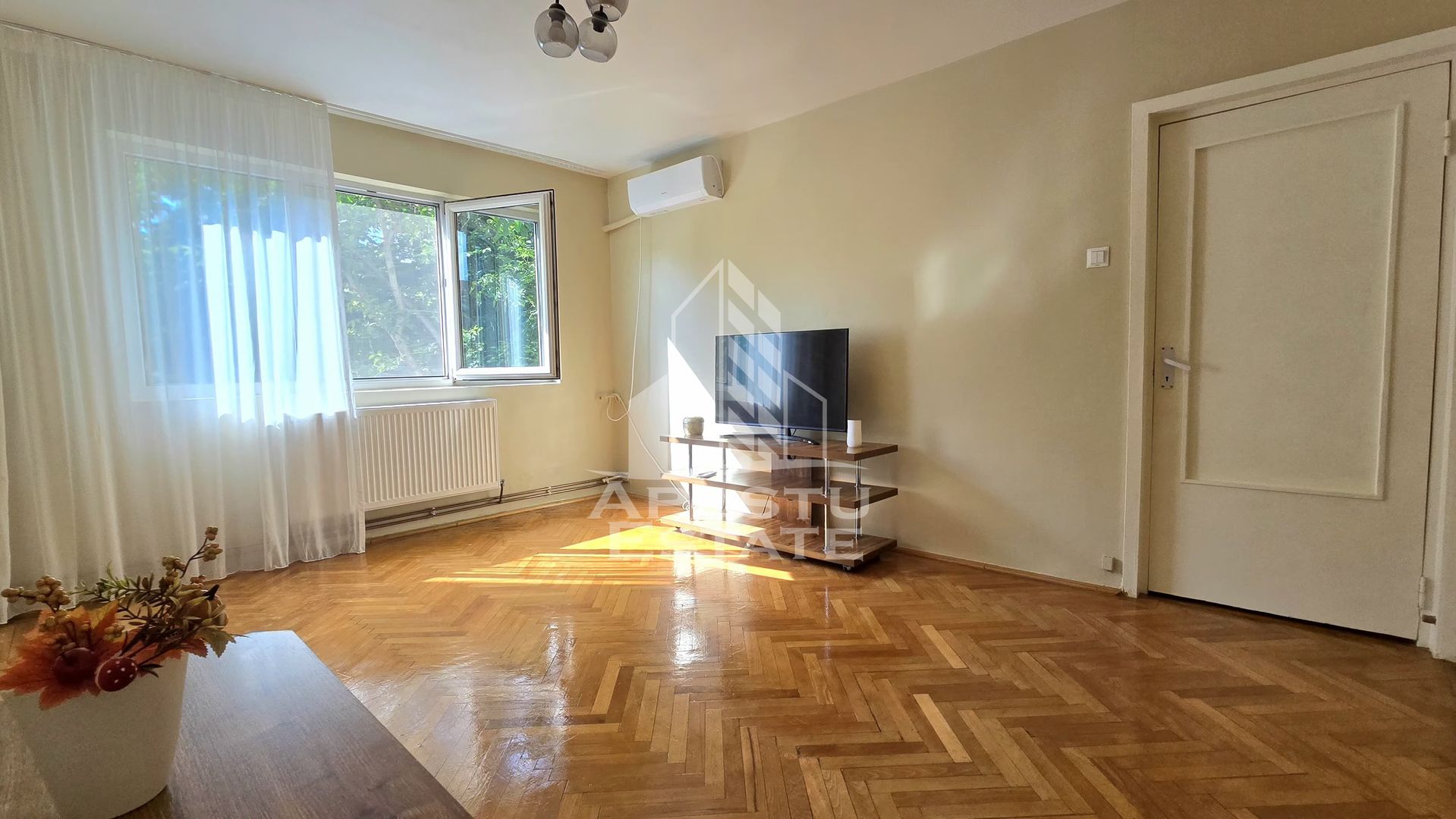 Apartament cu 2 camere, etaj intermediar, centrala proprie, zona Dacia