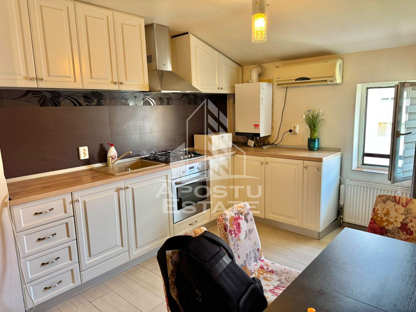 Apartament cu 3 camere de vanzare, decomandat,Sagului, Timisoara