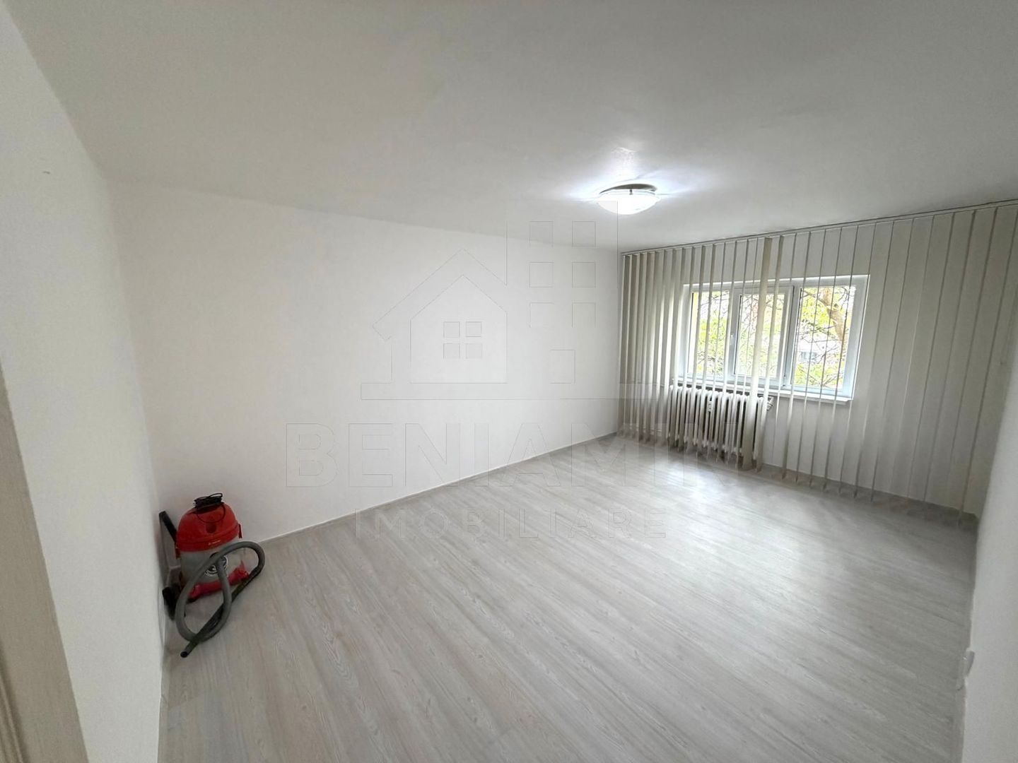 2 camere decomandat - etaj 2 - 52mp - teava de gaze - Sarari