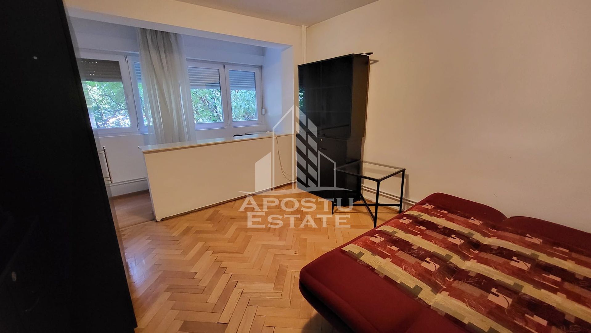 Apartament cu 2 camere decomandat, zona Spitalului Judetean