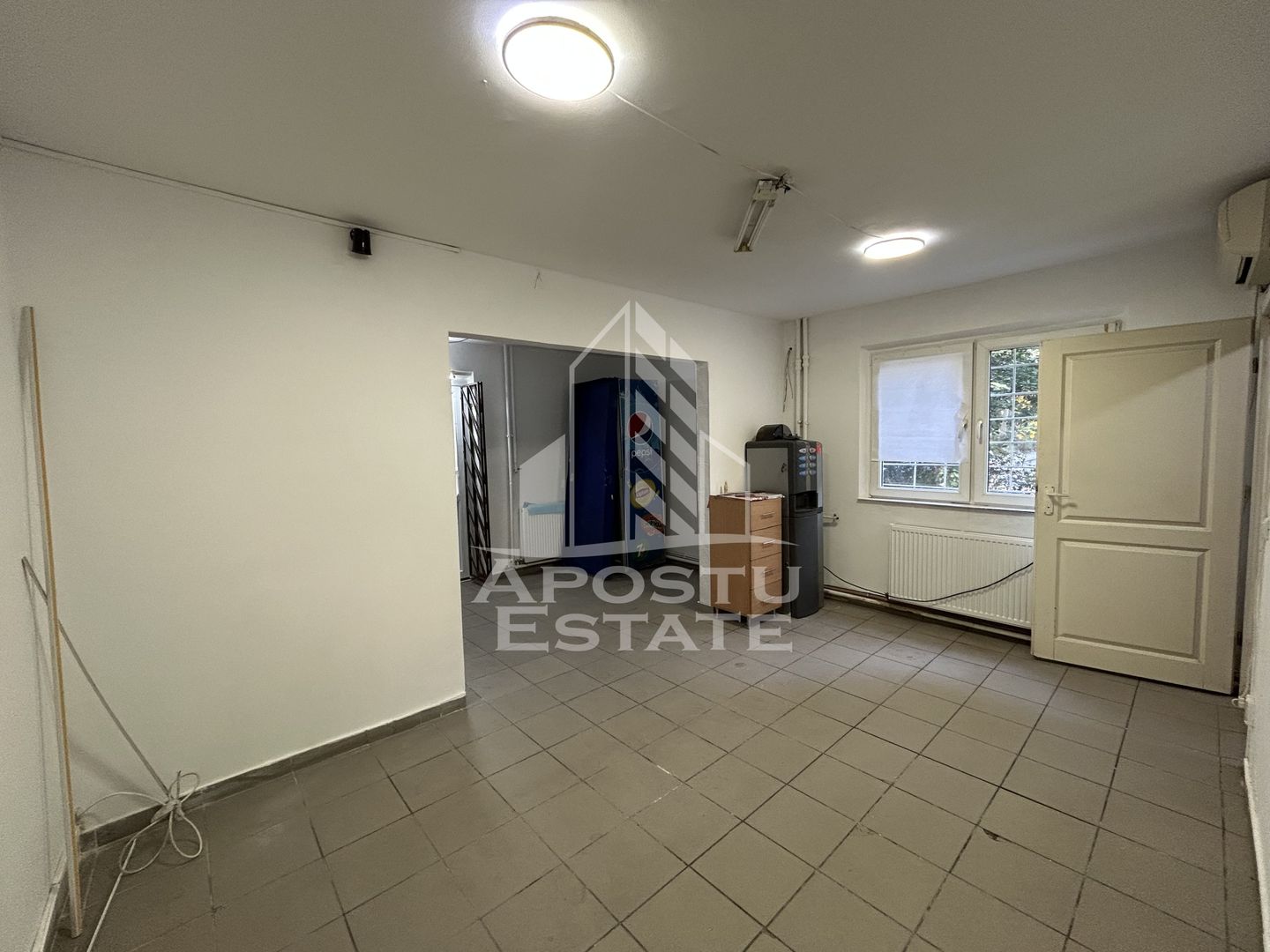 Spatiu comercial de vanzare, 2 camere, Sagului P-ta Doina