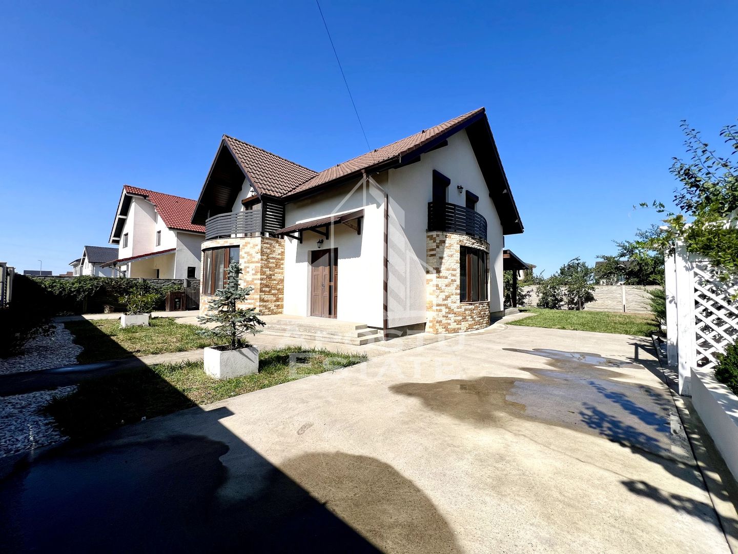 Casa 4 camere de vanzare, 2 bai, teren 535 Mp, Mosnita Noua