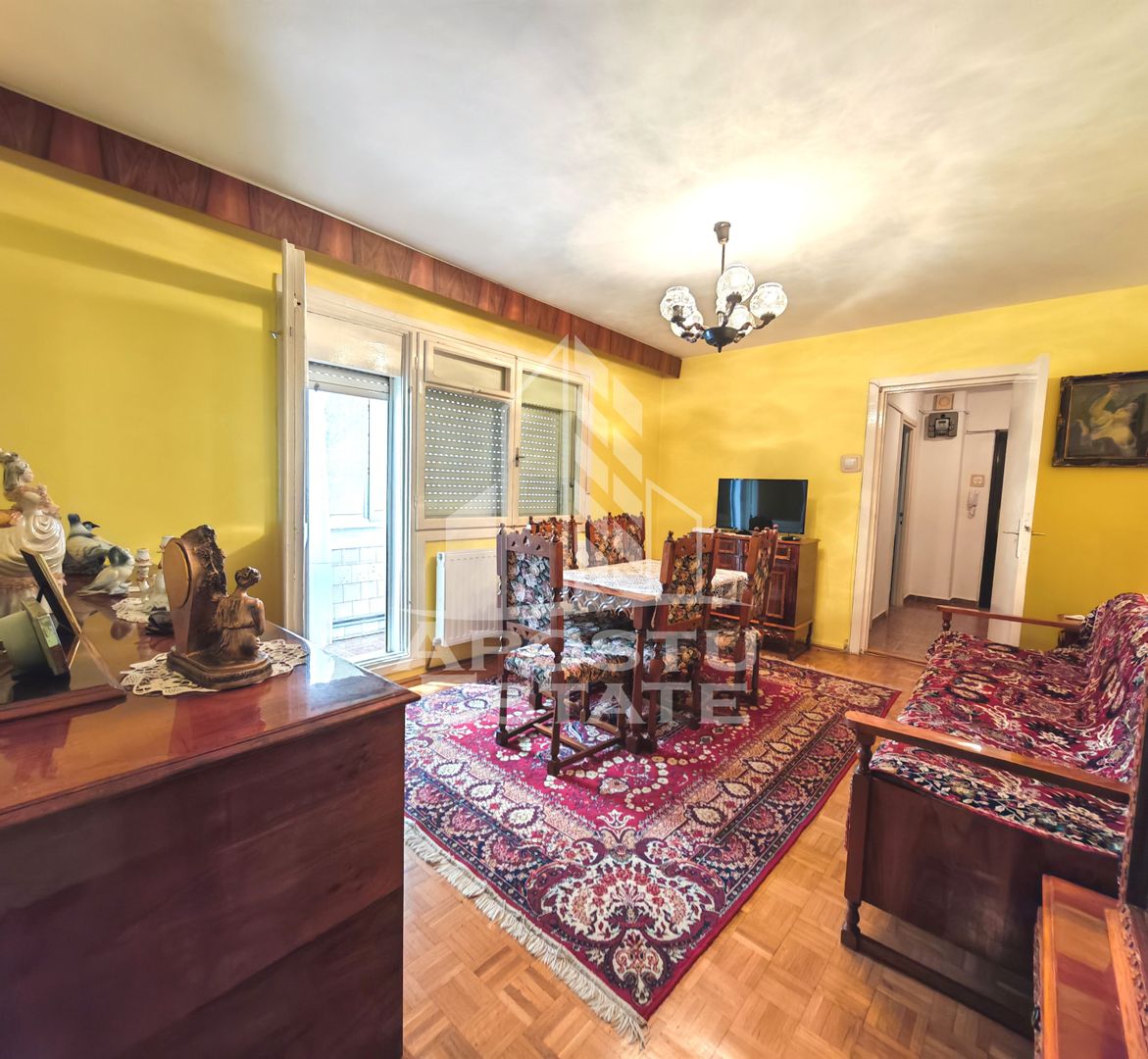 Apartament cu 3 camere de vanzare, zona Circumvalatiunii, Timisoara