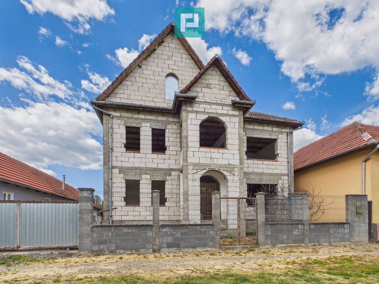 Casă cu etaj construcție nouă, în Sebiș Arad