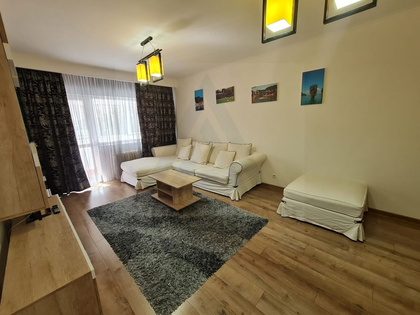 Apartament 3 camere 100 mp utili 2 bai 2 balcoane etaj 2 zona Centrala