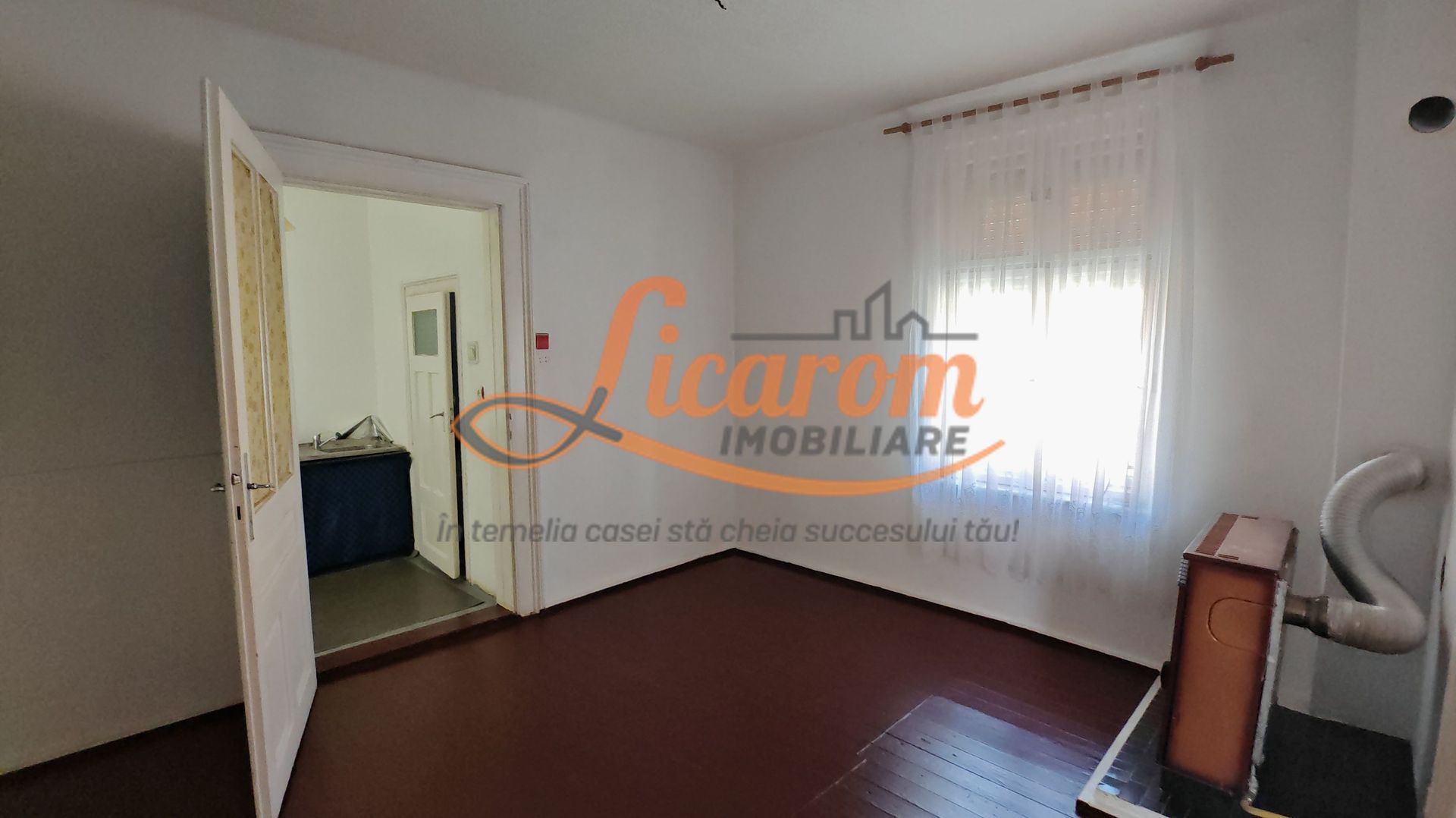 Blumana Proprietate singur in curte,2 corpuri de casa, fara amenajari