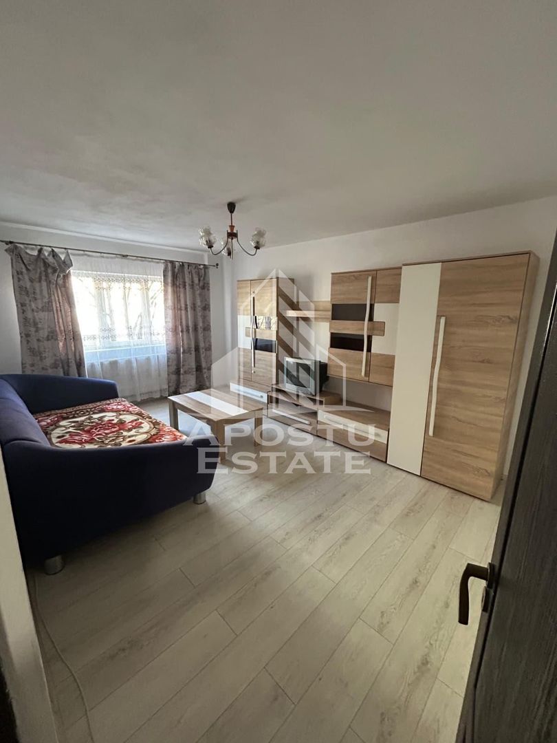 Apartament cu 3 camere de inchiriat, centrala proprie, Aradului