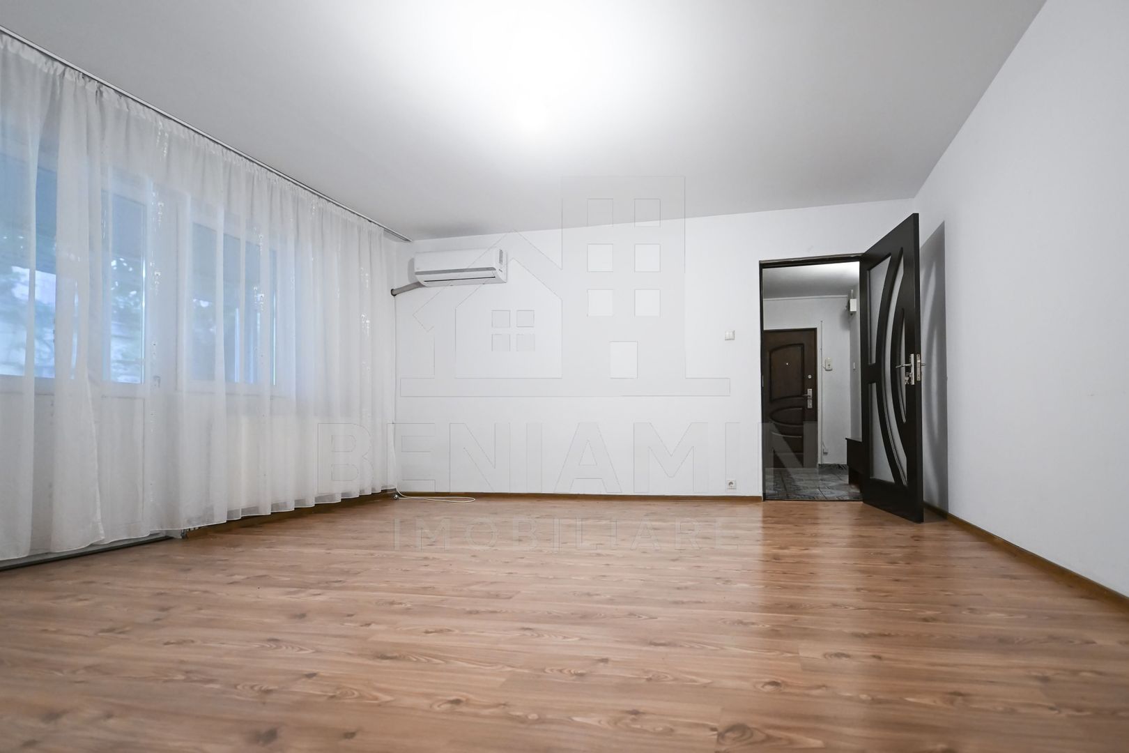 Apartament 2 camere-Rovine-parter-centrala proprie-54mp