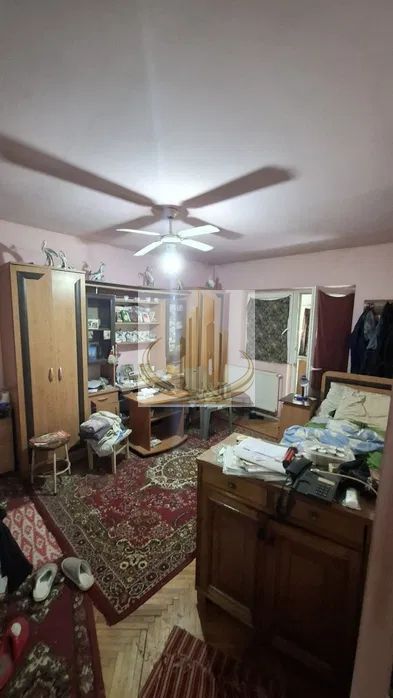 Vând ap 1 camere et 1 decomandat