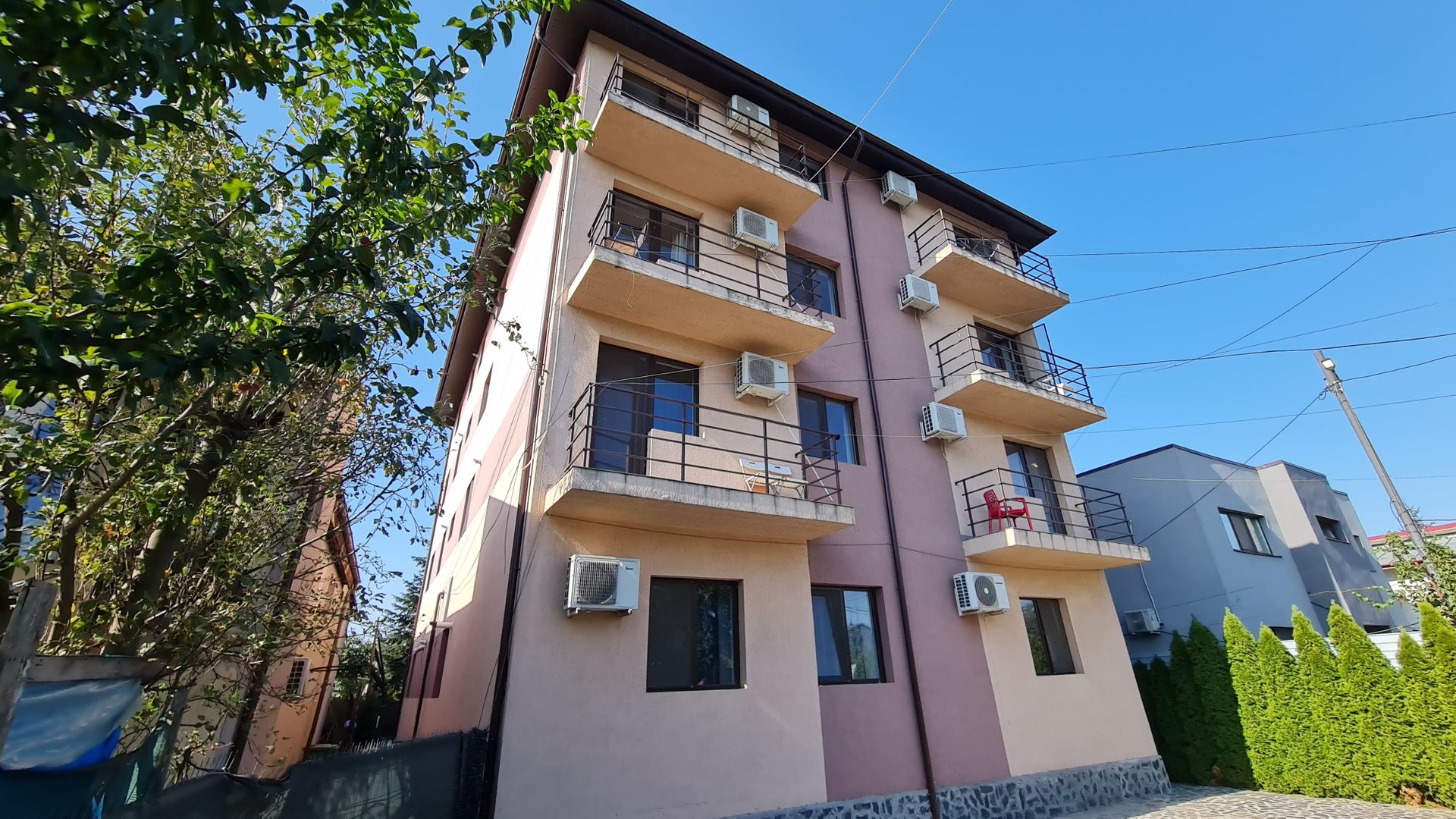 Garsoniere si apartamente de inchiriat- pretabil muncitori!