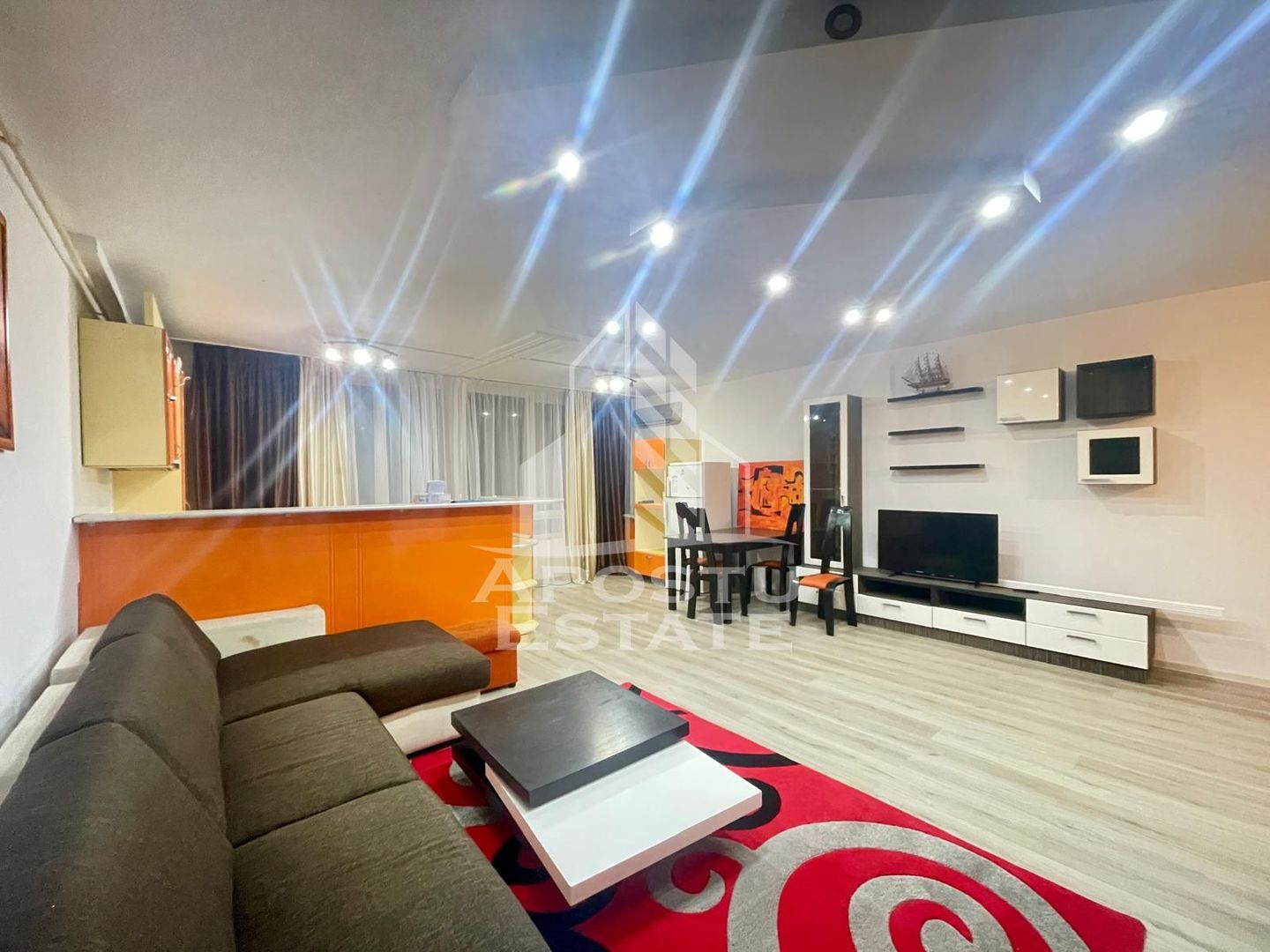 Penthouse 3 camere, decomandat - ARED UTA