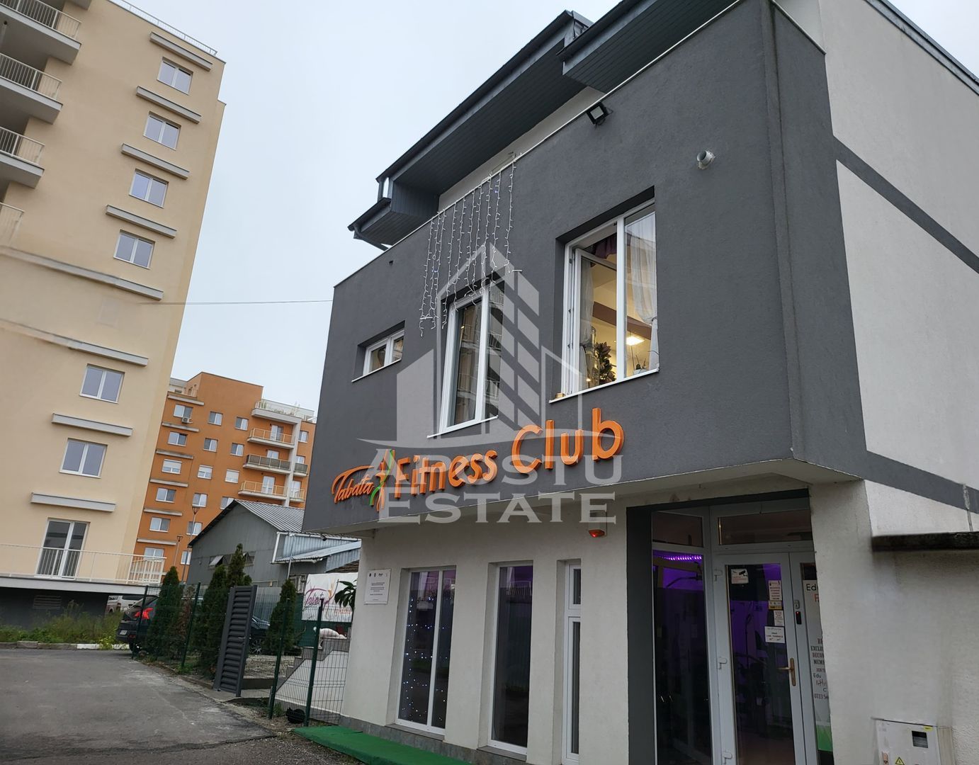 Casa cu 4 camere, la cheie, lux, 110mp, 2 parcari, an 2020, in Deva