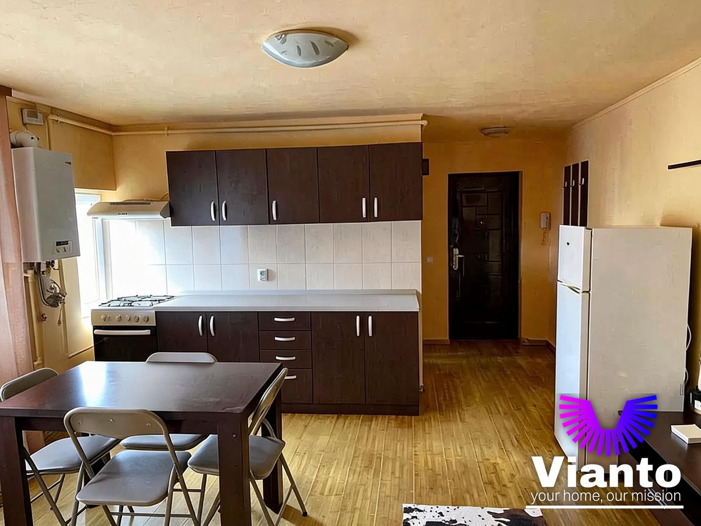 Apartament 2 camere de vanzare zona Mediu