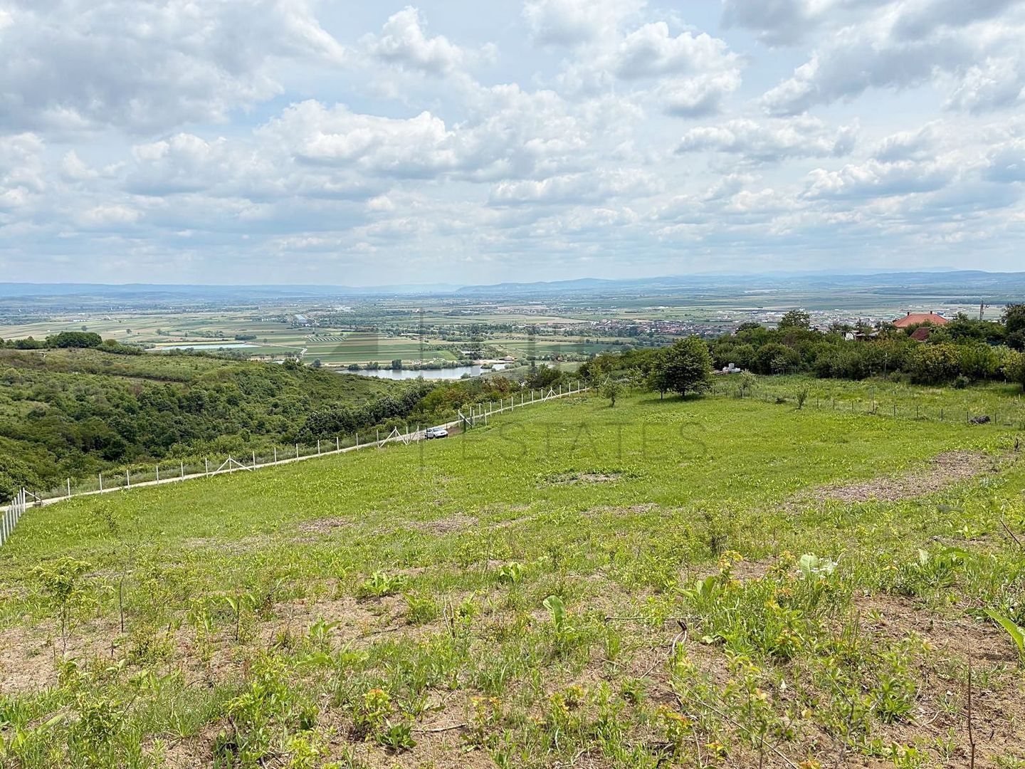 Teren 9461 mp cu panorama in Cartierul Podgoria din Oradea